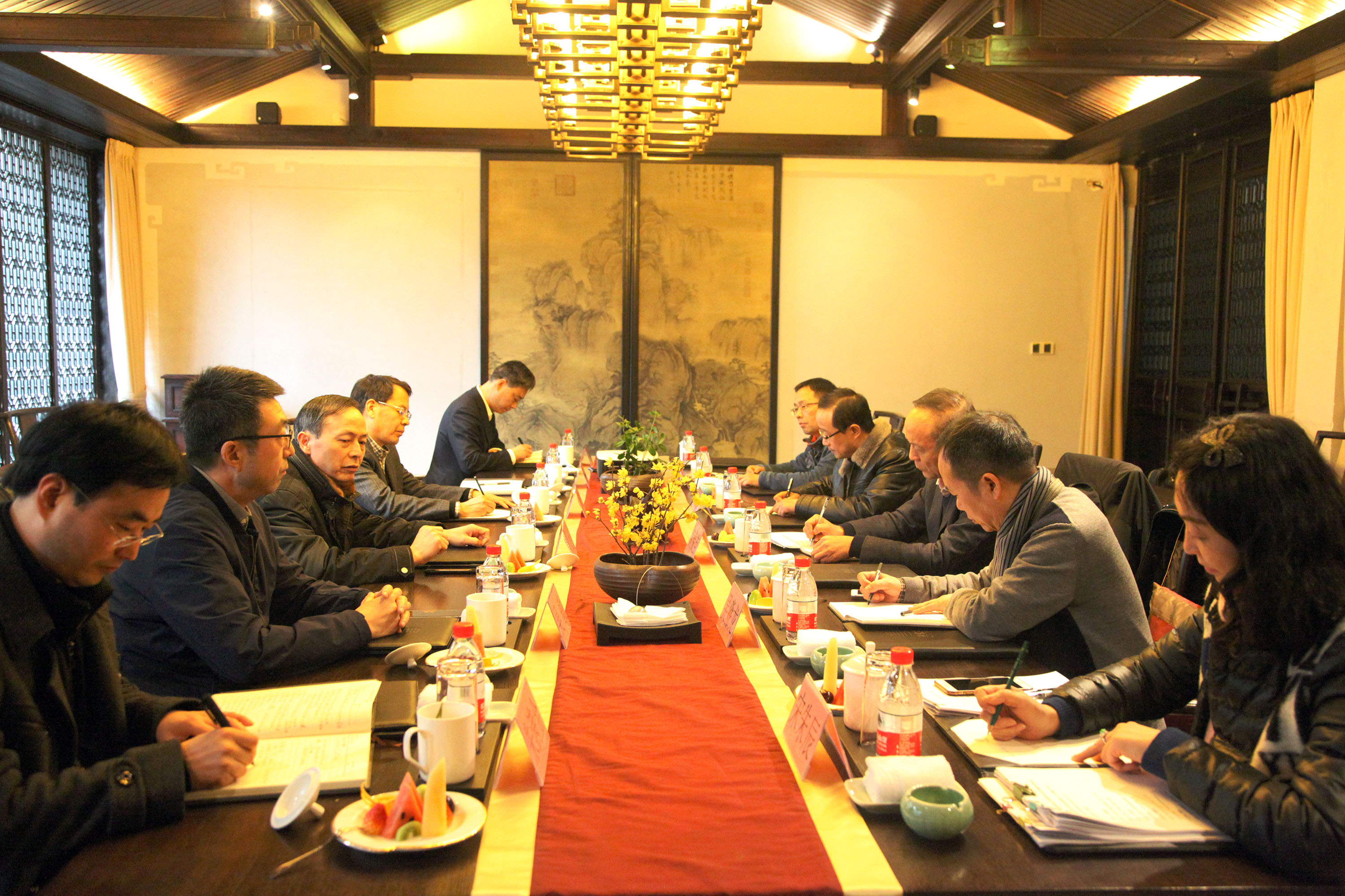 創(chuàng)新參股企業(yè)管理方式激活企業(yè)發(fā)展動力 ——集團(tuán)公司黨委書記總經(jīng)理虞岳明一行赴匯孚集團(tuán)調(diào)研