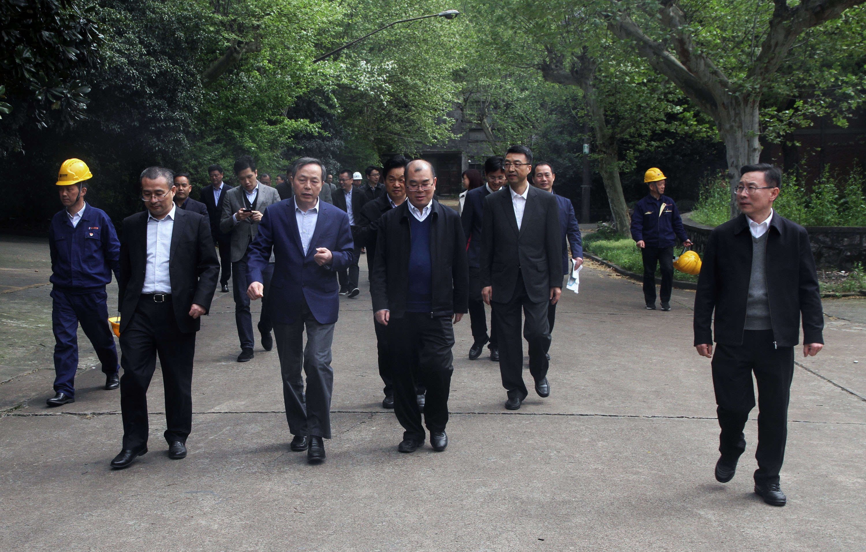 省委常委宣傳部朱國賢部長調(diào)研省二輕集團(tuán)