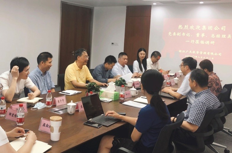 省二輕集團(tuán)黨委副書記、董事、總經(jīng)理吳敏赴廣杰公司調(diào)研