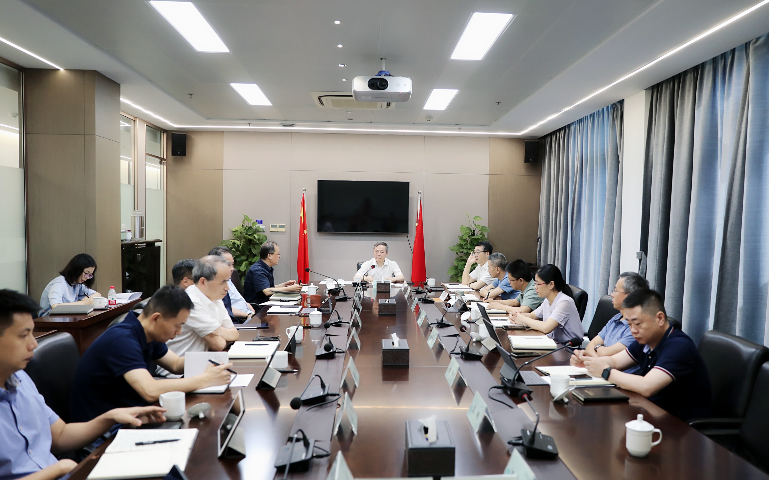 省二輕集團黨委認真學習董貴波主任調研講話精神研究貫徹落實意見