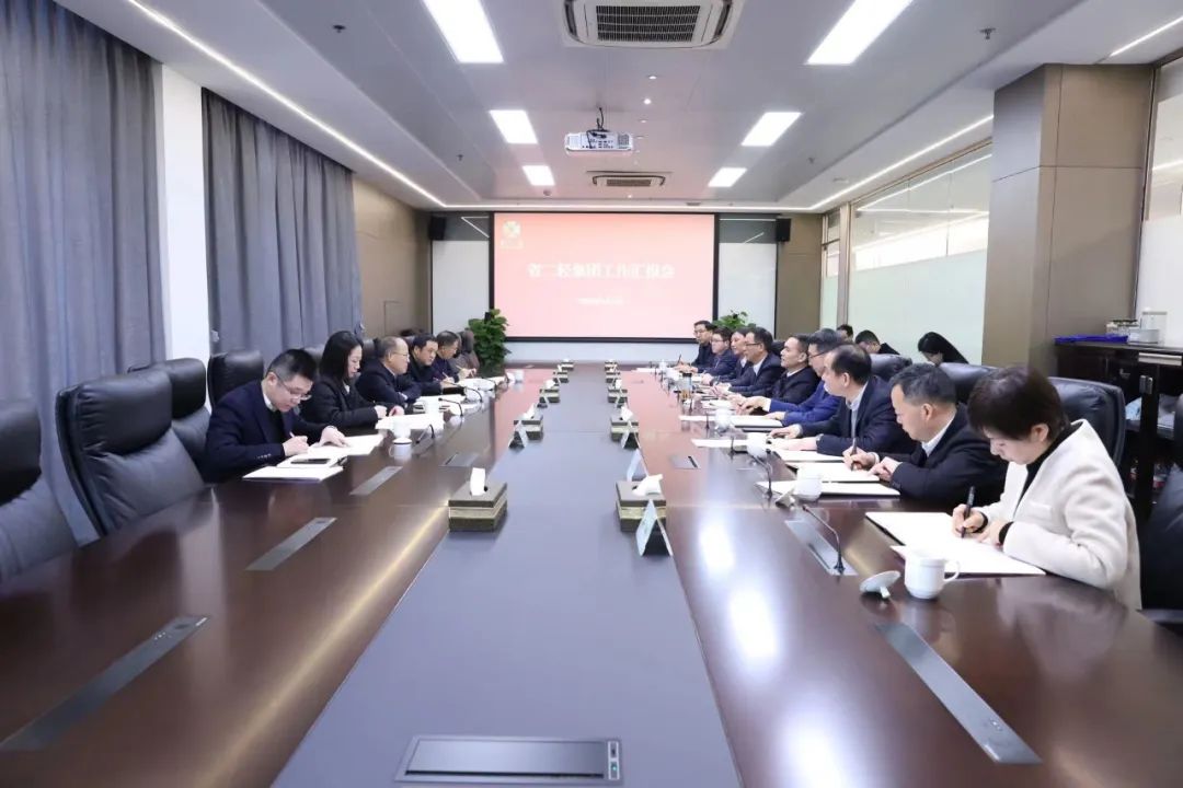 董貴波調(diào)研省二輕集團(tuán)強(qiáng)調(diào) 解放思想 放眼未來(lái) 創(chuàng)新制勝