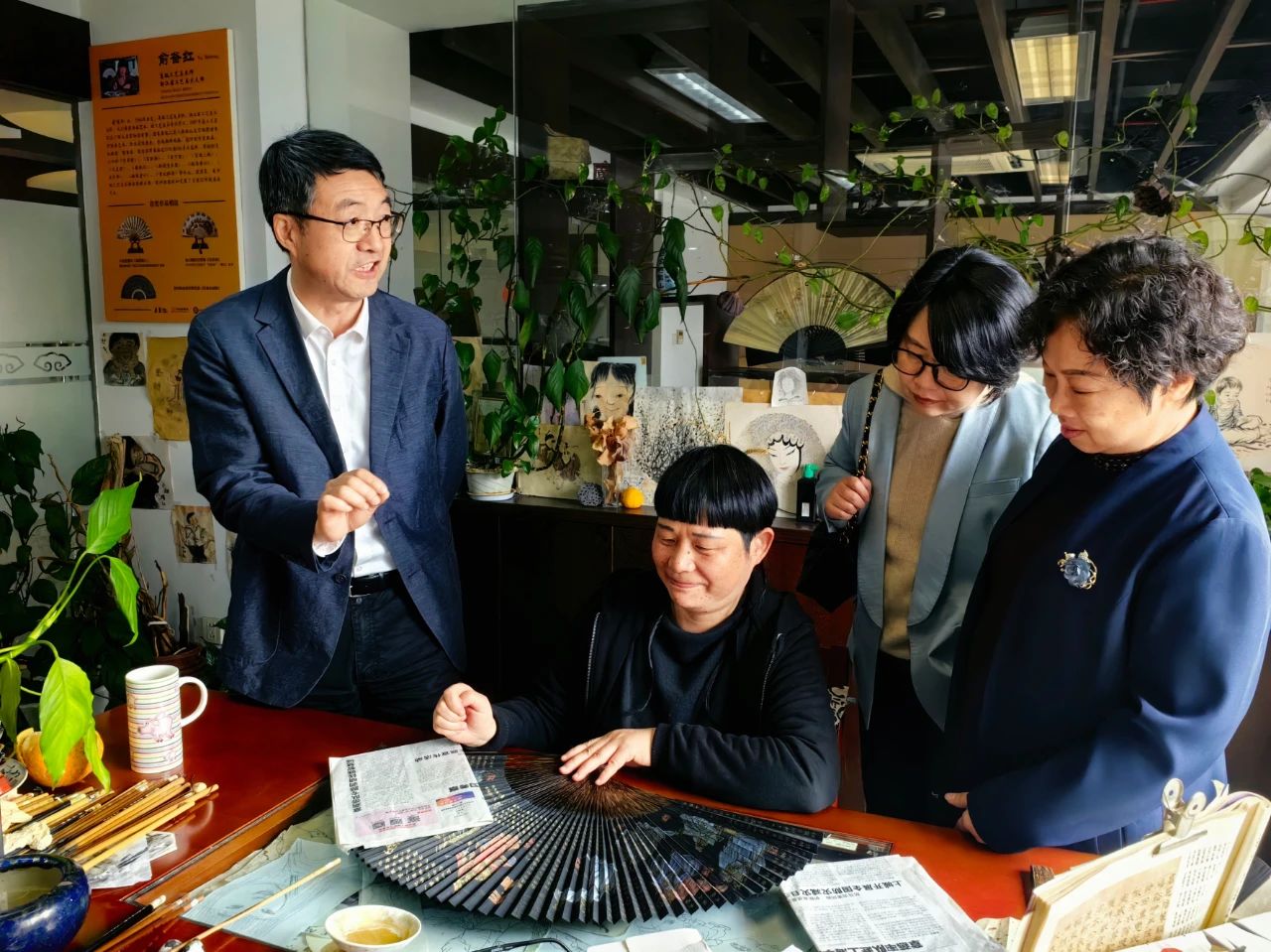 吳敏一行在杭開(kāi)展工藝美術(shù)調(diào)研走訪