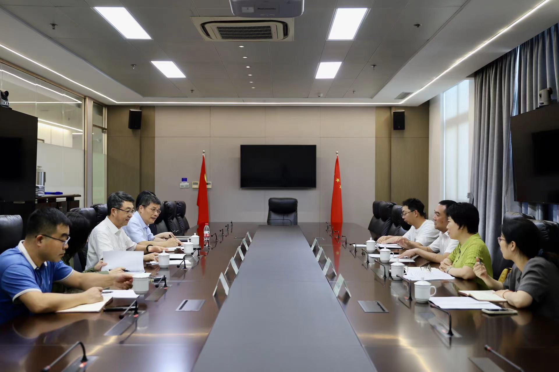 瑞安市二輕工業(yè)聯(lián)社一行到訪省二輕集團